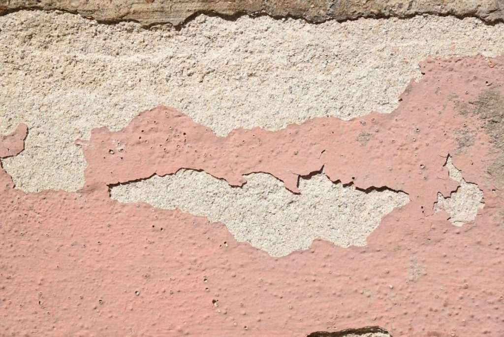 Fassadensanierung_Fassadenschäden_abgeplatzter Putz