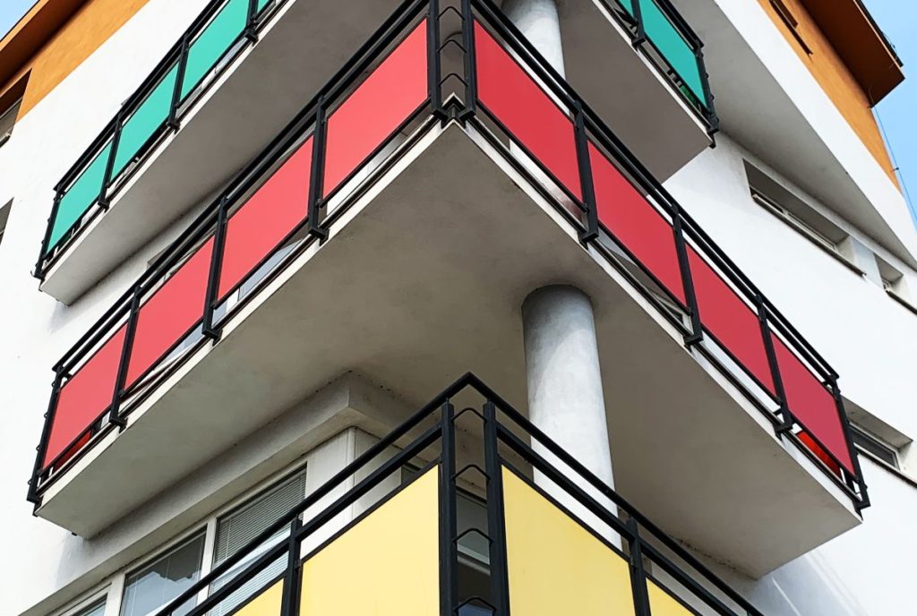 Balkonbespannung nach Maß 1 Bild von Balkonen mit farbiger Bespannung