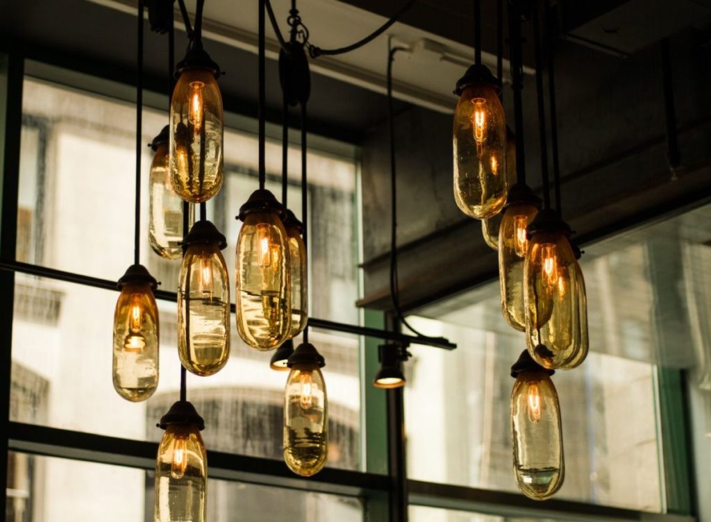 Glastür Industrial_Lampen Industrial Style_erol-ahmed-unsplash