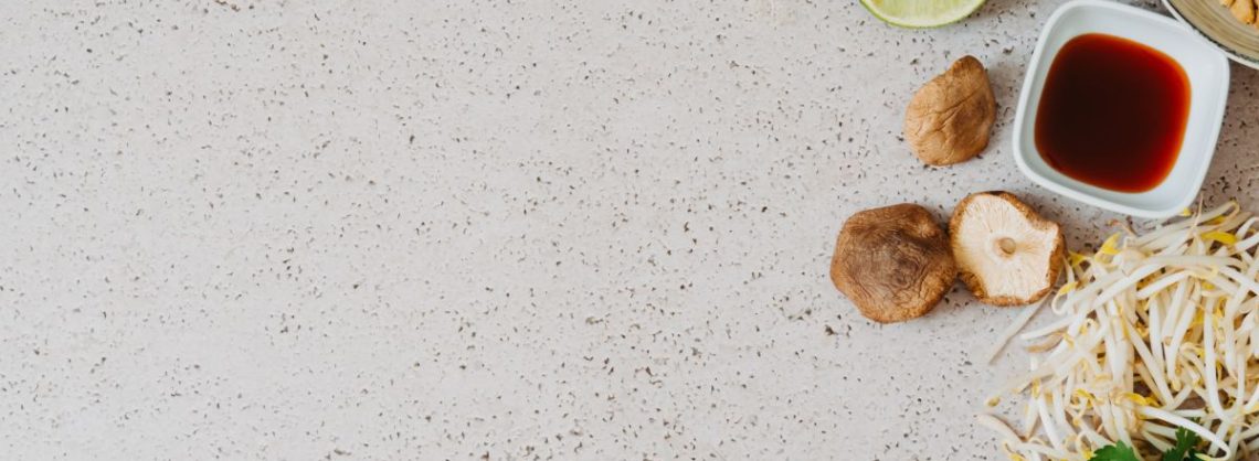 Arbeitsplatte Küche mit Zutaten für ein Essen