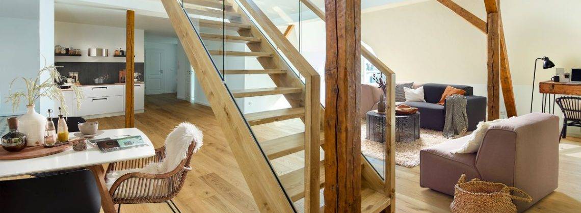 Treppen-Aufstockung von unten aus dem Wohnbereich.